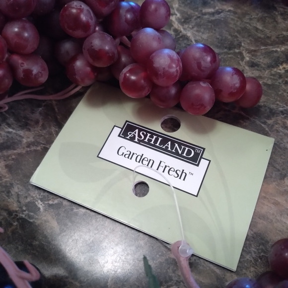 New Grapes Clusters Artificial Faux Fruit Mixed Sizes & Color 32 pc Soft Texture - Picture 14 of 16